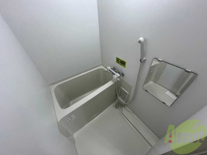 バス・シャワールーム　お風呂になります。一日の疲れを癒してくださいね。