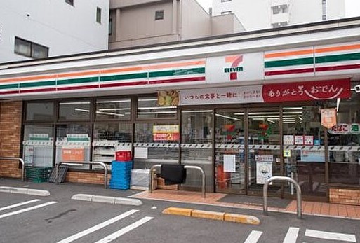 コンビニ　セブンイレブン月島駅前店（コンビニ）まで153m