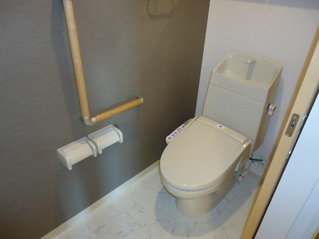 トイレ　シャワー付トイレ