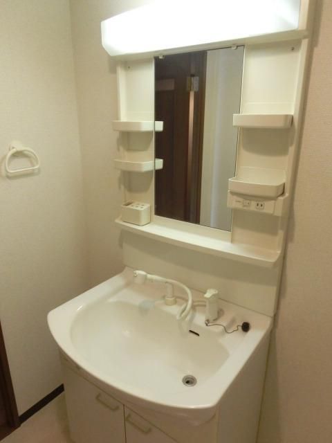 洗面設備　シャンプドレッサー付独立洗面台