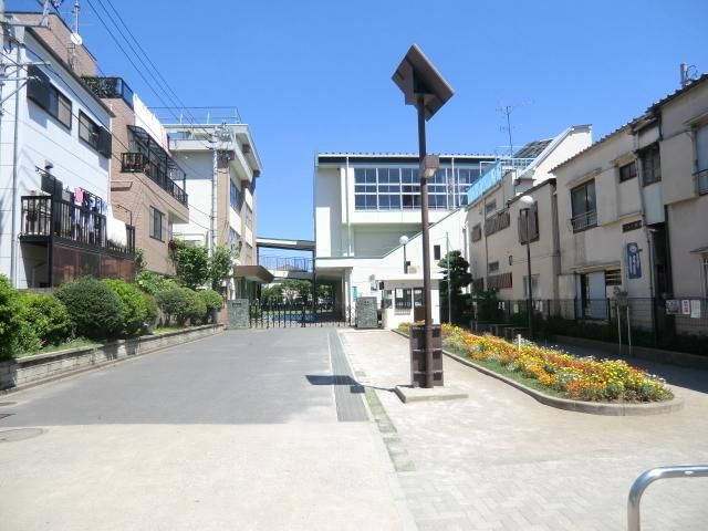 小学校　尾久西小学校（小学校）まで300m