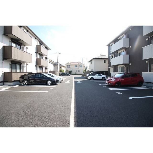 建物外観　右がＡ棟、左がＢ棟