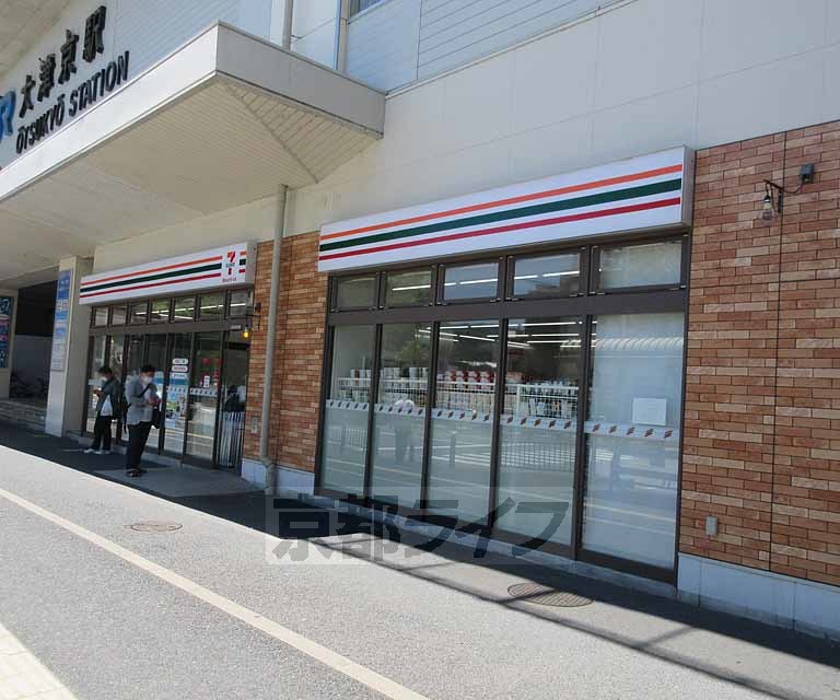 コンビニ　セブンイレブン ハートイン JR大津京駅前店（コンビニ）まで216m
