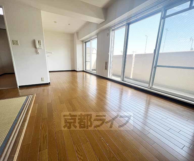 居室・リビング　日当たりのいいリビングです