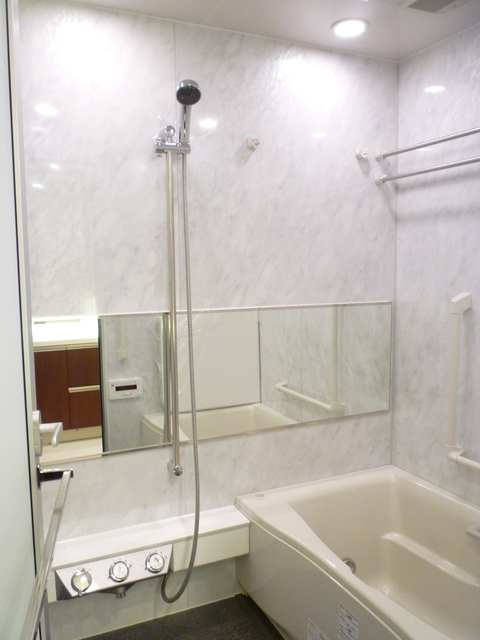 バス・シャワールーム　バス