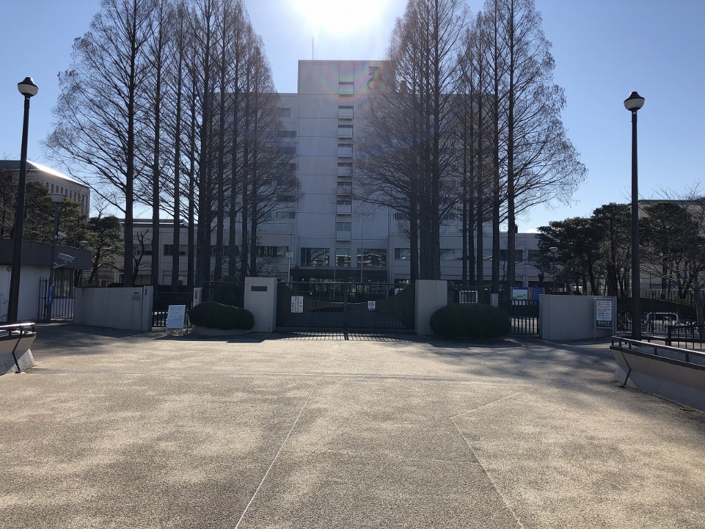 大学・短大　私立獨協大学（大学・短大）まで704m