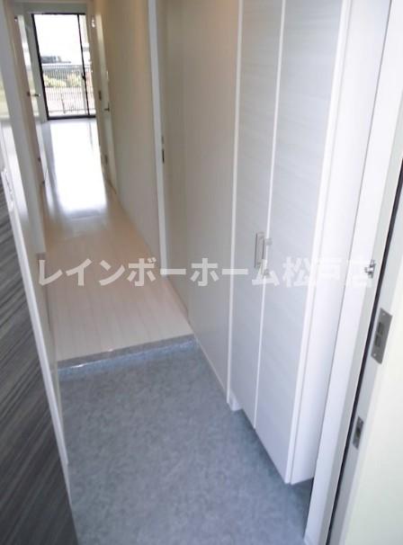 玄関　収納もある玄関です