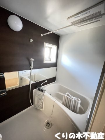 バス・シャワールーム　反転タイプのお部屋です（現況を優先します）