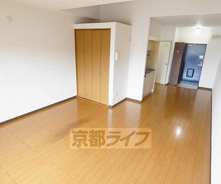 居室・リビング　とても広々としたお部屋。