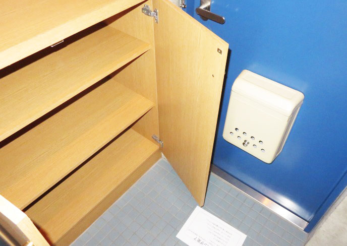 玄関　※別部屋参考写真