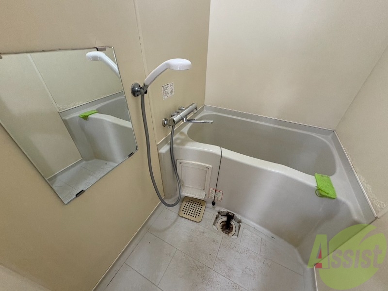 バス・シャワールーム　ユニットバスです。疲れを癒すのに欠かせませんね！