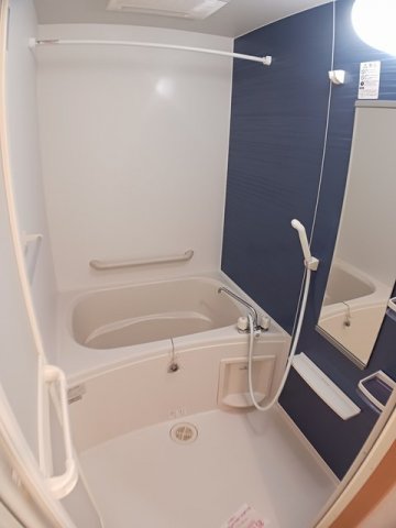 バス・シャワールーム　きれいなお風呂です