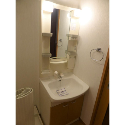 洗面設備　明るい洗面所です★