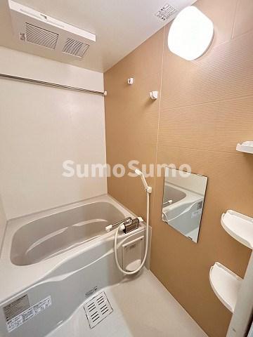 バス・シャワールーム　コンパクトで使いやすいお風呂です