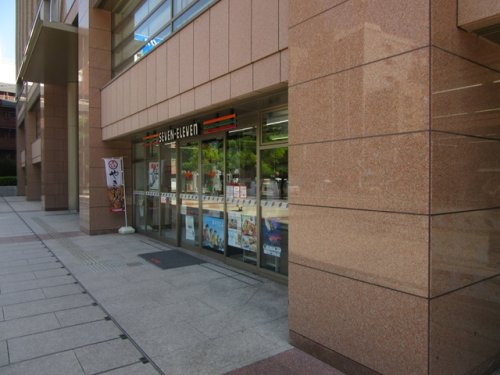 コンビニ　セブンイレブン 7FS帝京平成大学池袋キャンパ店（コンビニ）まで517m