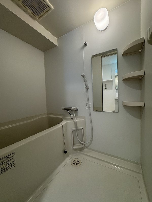 バス・シャワールーム　※掲載情報と物件の現況が異なる場合、現況を優先するものとしま