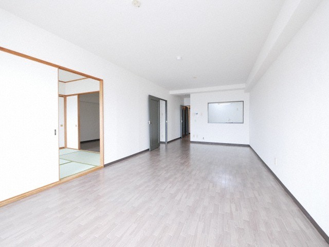 居室・リビング　広ーいリビングです♪