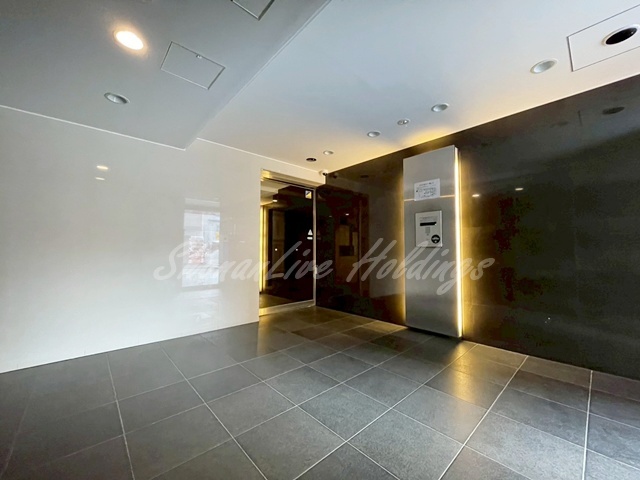 エントランス　モニター付きインターホンでセキュリティ安心♪