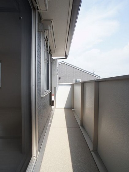 バルコニー　日当たり良好！お洗濯物がたくさん干せます♪