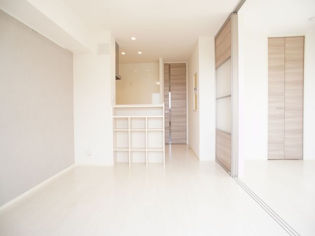 居室・リビング　会話をしながらお料理できる対面キッチンです♪