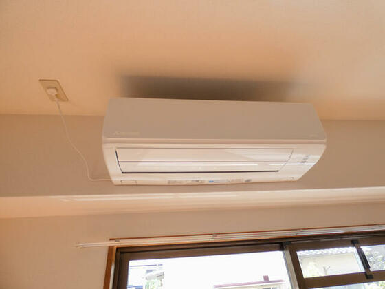 収納　エアコン１台完備