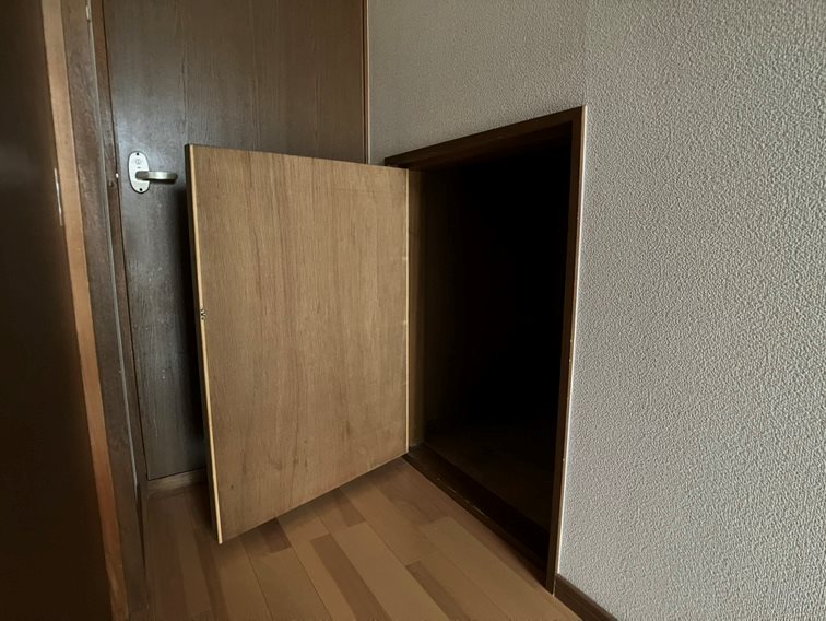 収納　1階廊下物入