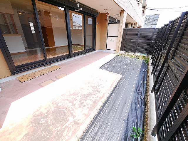 庭　広い庭は日当たりが良く、お洗濯にも活躍します