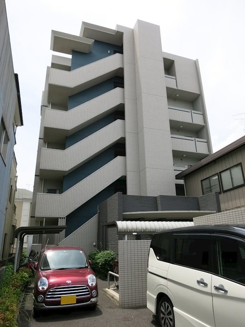 建物外観　６階建ての賃貸マンション