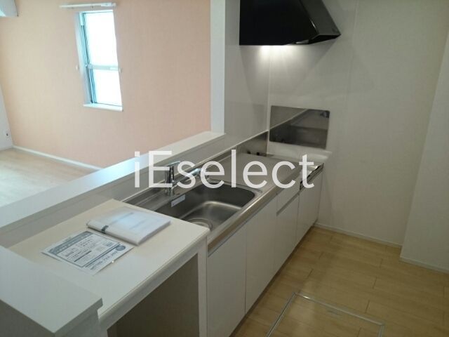 キッチン　作業スペースが広く取れますね♪