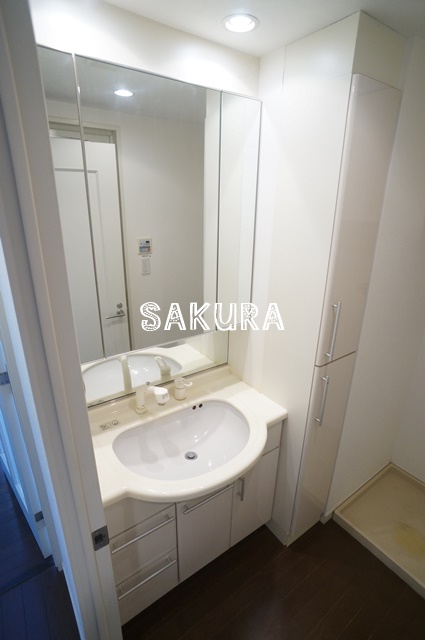 洗面設備　身支度に欠かせない独立洗面台♪