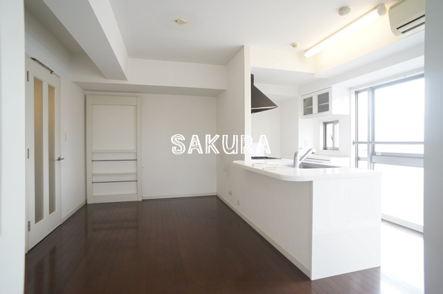 居室・リビング　開放感のあるゆったりとしたお部屋です♪