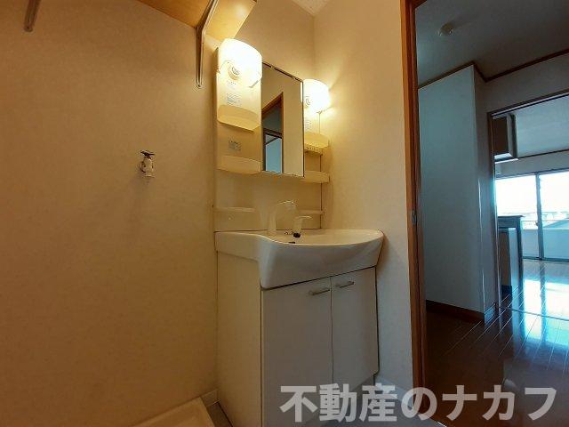 洗面設備　※同タイプの部屋写真です