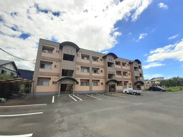 建物外観　※同タイプの部屋写真です