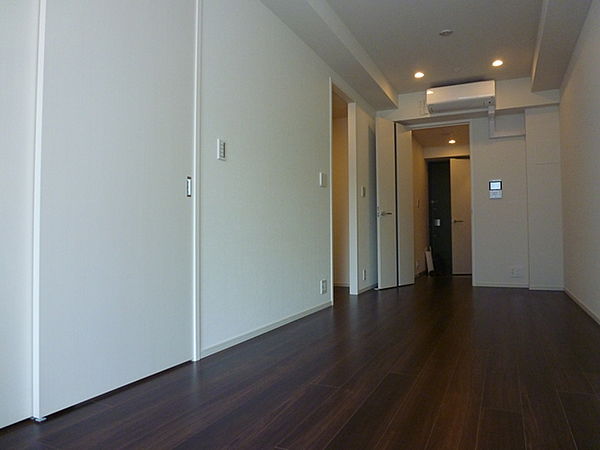 居室・リビング　※別部屋の参考写真です。