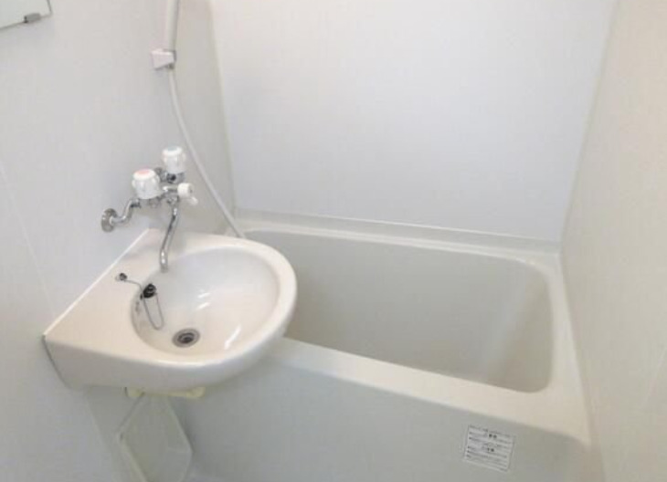 バス・シャワールーム　別部屋の画像を使用しております。