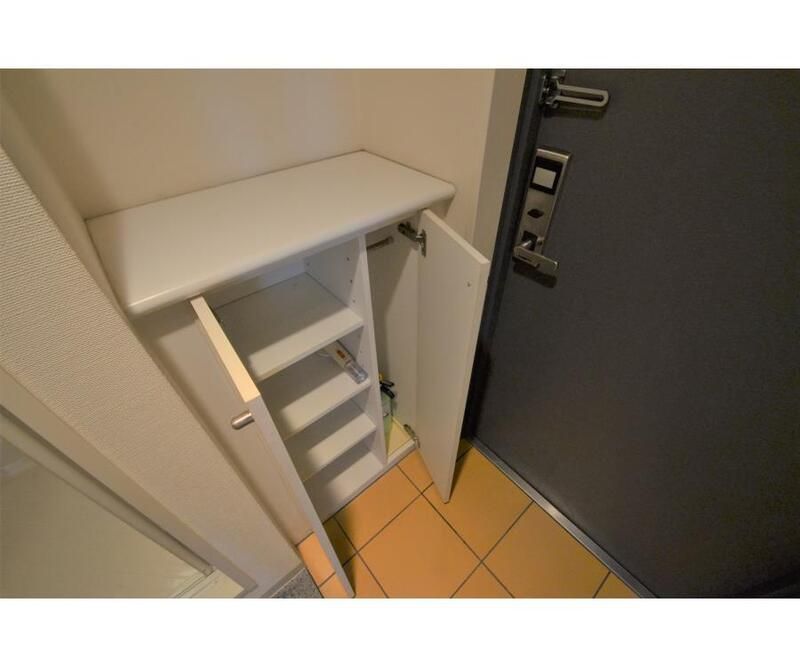 玄関　家具家電は設置例です