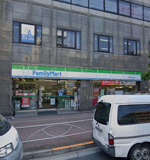 コンビニ　ファミリーマート 巣鴨一丁目店（コンビニ）まで77m