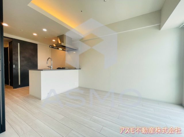 居室・リビング　同マンション別部屋参考写真