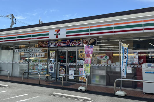 コンビニ　セブンイレブン静岡馬渕1丁目店（コンビニ）まで373m