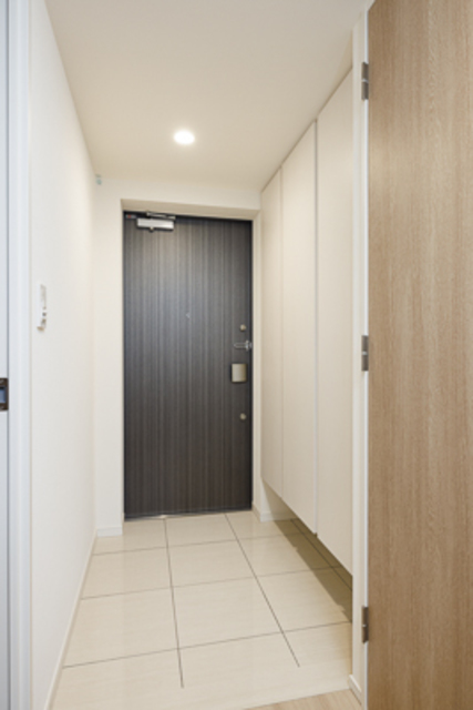 玄関　※写真は同タイプ住戸です。