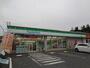 コンビニ　ファミリーマート直方感田店（コンビニ）まで390m