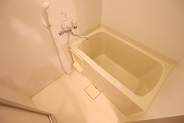 バス・シャワールーム　◆バス・トイレ別なのでゆっくりお風呂に入れます◆