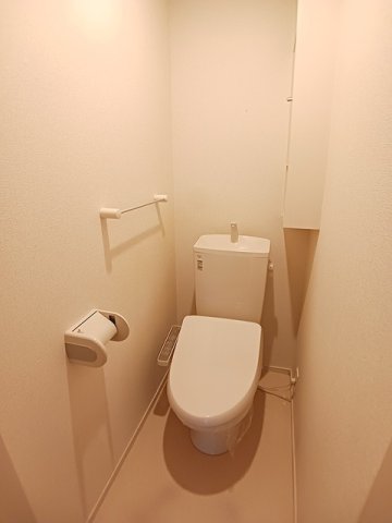 トイレ　清潔感のあるトイレです