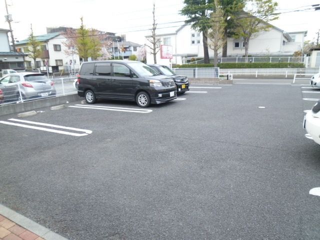 エントランス　★駐車場★
