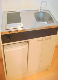 キッチン　一人暮らしに丁度いいサイズのキッチンです