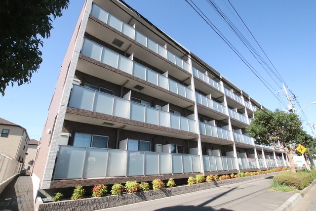 建物外観　オートロック・エレベーター付きのマンションです