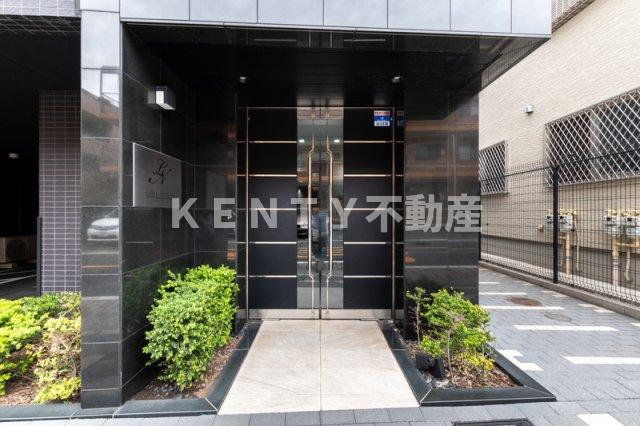 エントランス　落ち着いたエントランスです