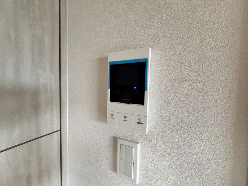 セキュリティ　ＴＶモニター付インターホンです。来客者の顔が見えるので安心！