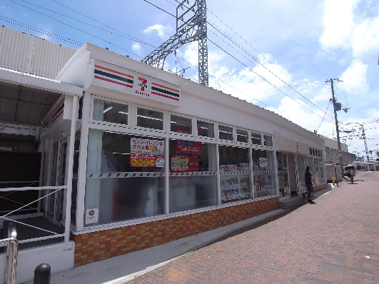 コンビニ　セブンイレブン ハートインJR甲南山手駅前店（コンビニ）まで300m