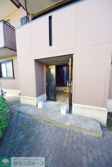 エントランス　お問合せはタウンハウジングまで！※現地待合わせ相談可能